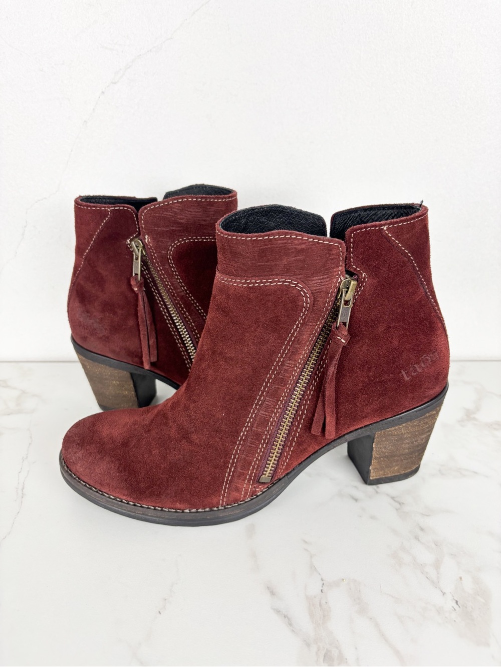 Taos Dillie Comfortable Wine Suede Ankle Booties Sz 8/8.5 - Picture 9 of 12